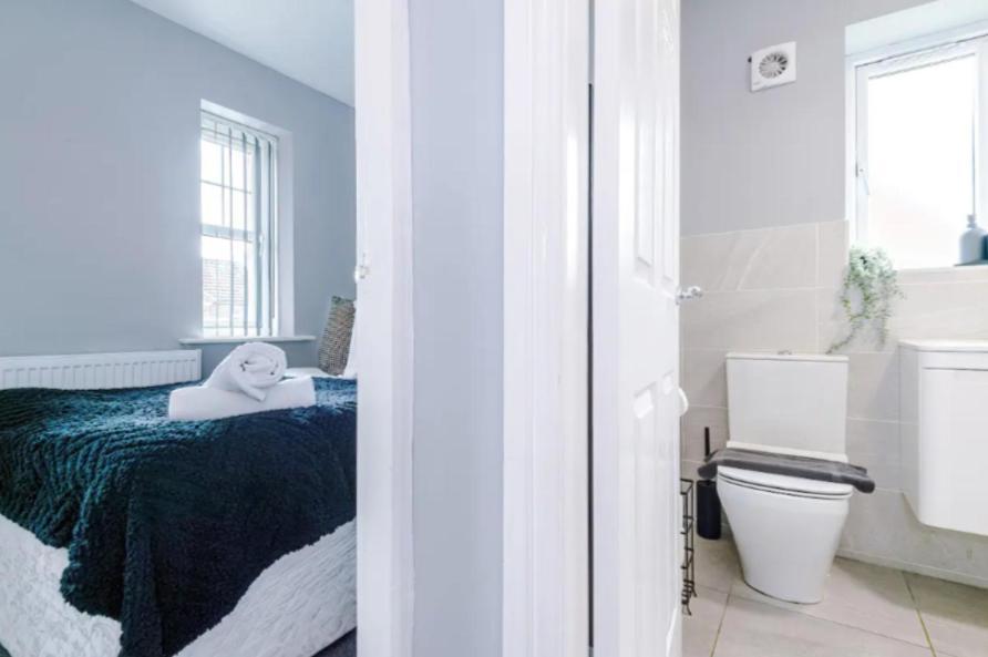 Casa de férias Lux 3 Bed 10 Mins From Centre - Parking & Netflix